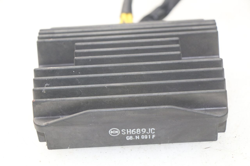 photo de REGULATEUR CHARGE PIAGGIO MP3 HPE 500 (2019 - 2022) - Détail de la pièce