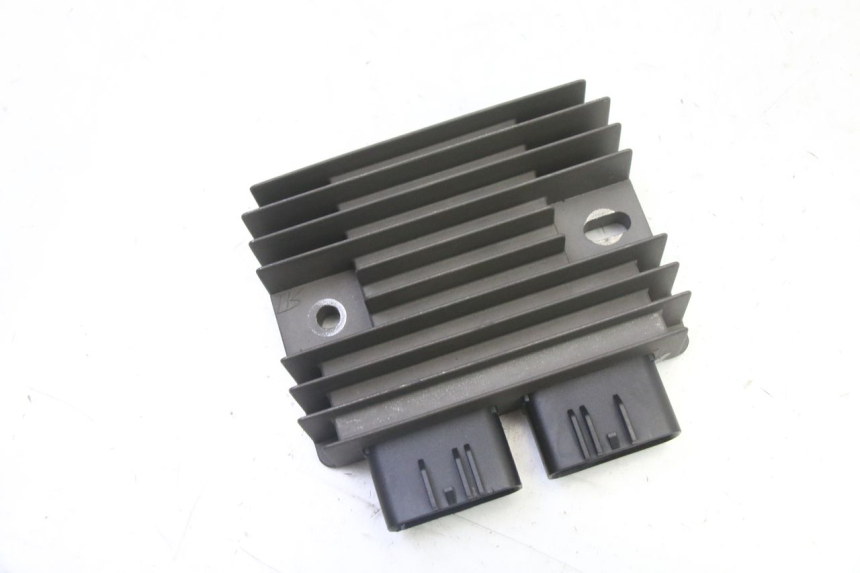 photo de REGULATEUR CHARGE PIAGGIO MP3 HPE 310 (2024 - 2025) - Vue principale