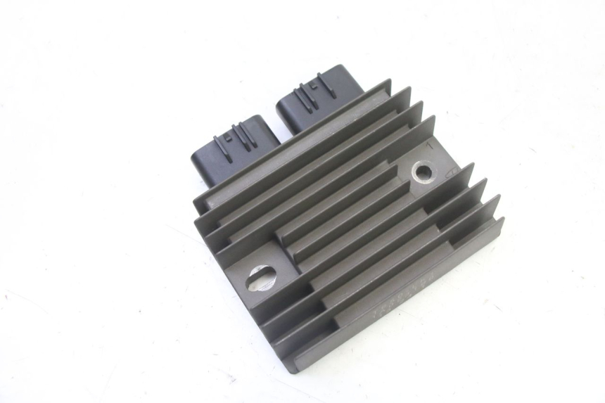 photo de REGULATEUR CHARGE PIAGGIO MP3 HPE 310 (2024 - 2025) - Détail de la pièce