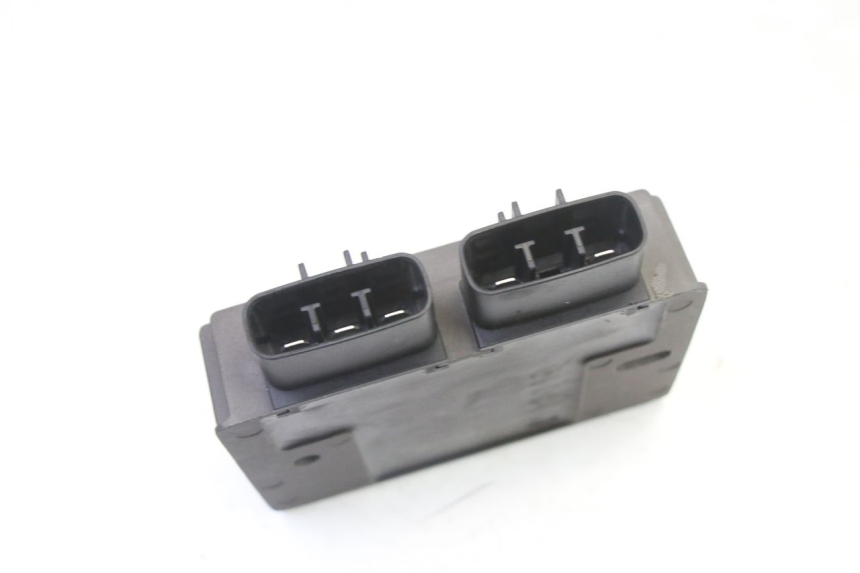 photo de REGULATEUR CHARGE PIAGGIO MP3 HPE 310 (2024 - 2025) - Zoom état d’usage