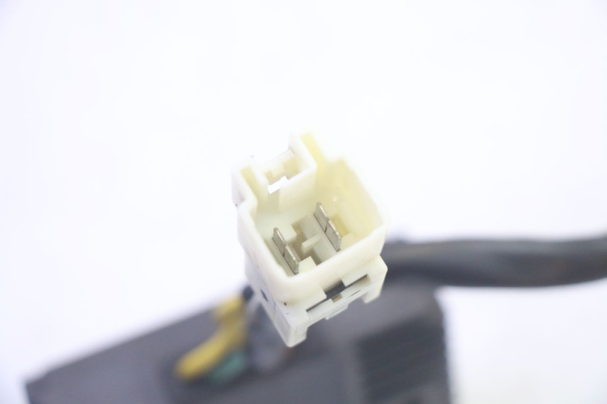 photo de REGULATEUR CHARGE PIAGGIO MP3 HPE 350 (2018 - 2020) - Points de fixation