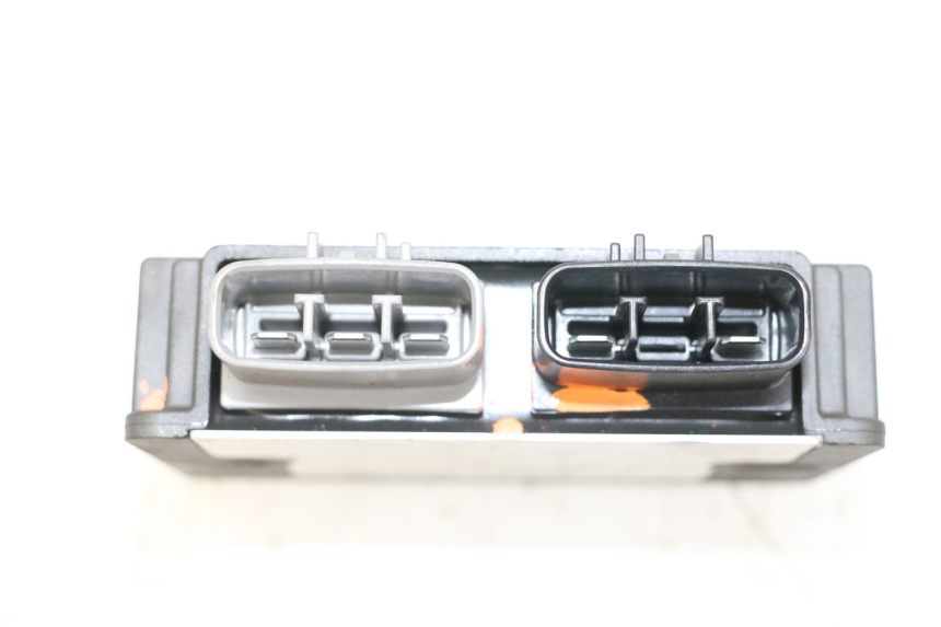 photo de REGULATEUR CHARGE PIAGGIO MP3 HPE 300 (2019 - 2026) - Zoom état d’usage