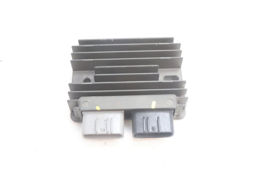 photo de REGULATEUR CHARGE PIAGGIO MP3 HPE 530 (2022 - 2026) - Vue principale