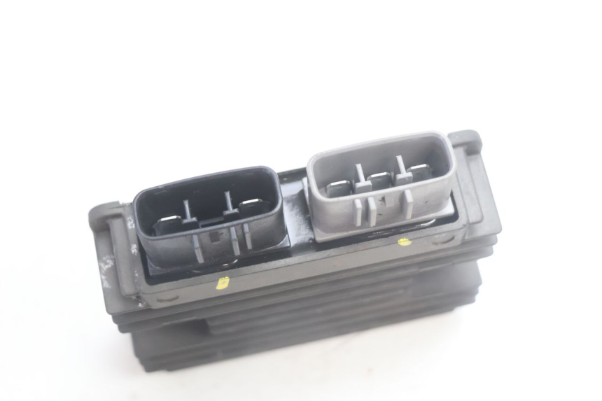 photo de REGULATEUR CHARGE PIAGGIO MP3 HPE 530 (2022 - 2026) - Autre angle de vue