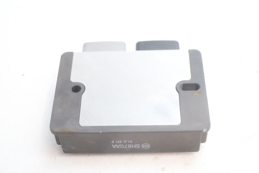 photo de REGULATEUR CHARGE PIAGGIO MP3 HPE 530 (2022 - 2026) - Gros plan technique