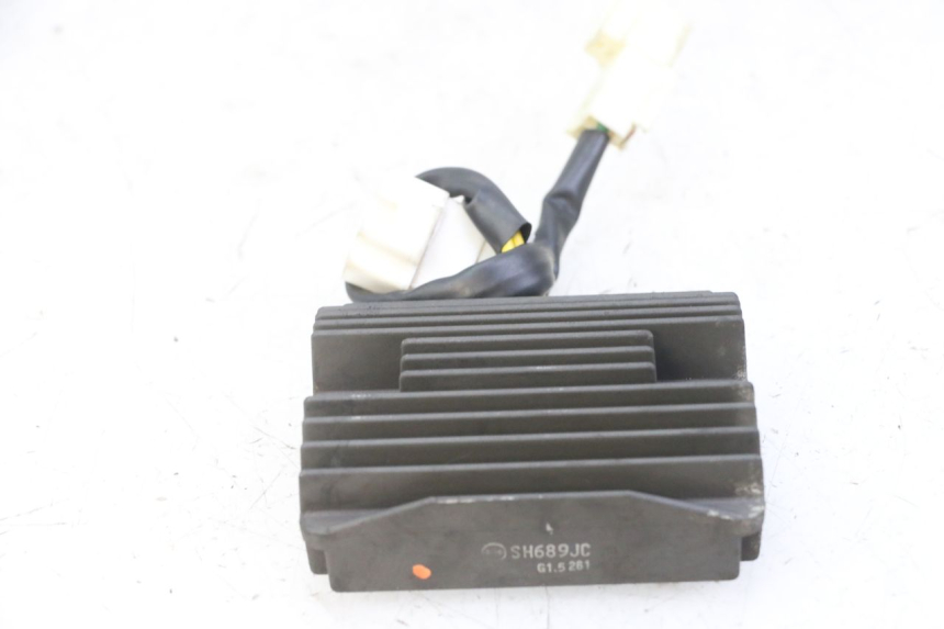 photo de REGULATEUR CHARGE PIAGGIO MP3 LT 300 (2010 - 2016) - Zoom état d’usage