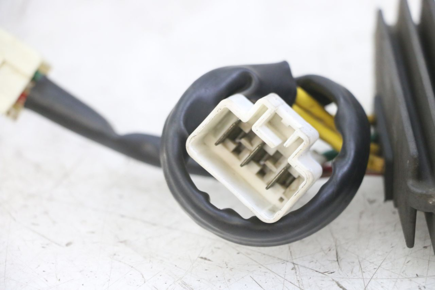 photo de REGULATEUR CHARGE PIAGGIO MP3 LT 300 (2010 - 2016) - Vue d’ensemble