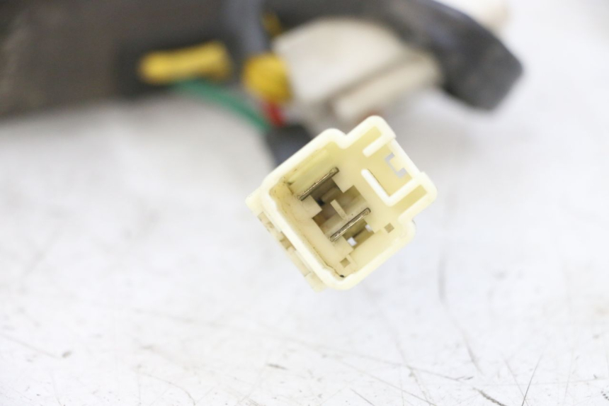 photo de REGULATEUR CHARGE PIAGGIO MP3 LT 300 (2010 - 2016) - Points de fixation