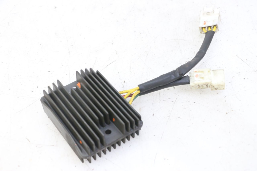 photo de REGULATEUR CHARGE PIAGGIO MP3 LT 300 (2010 - 2016) - Vue principale