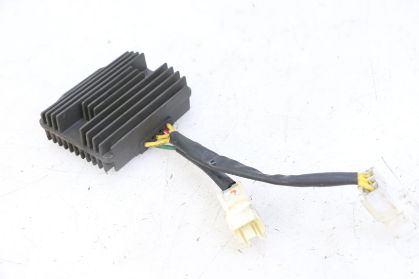 photo de REGULATEUR CHARGE PIAGGIO MP3 LT 300 (2010 - 2016) - Détail de la pièce