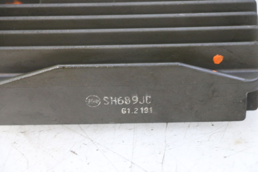 photo de REGULATEUR CHARGE PIAGGIO MP3 LT 300 (2010 - 2016) - Vue d’ensemble