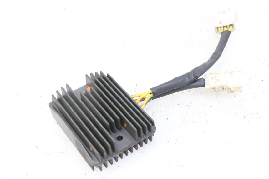 photo de REGULATEUR CHARGE PIAGGIO MP3 LT 300 (2010 - 2016) - État de surface