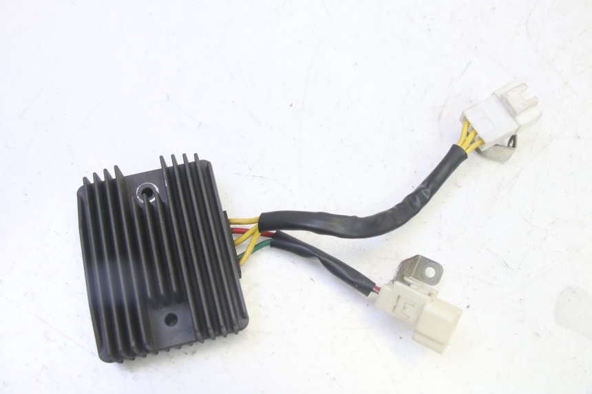 photo de REGULATEUR CHARGE PIAGGIO MP3 LT 300 (2010 - 2016) - Vue principale