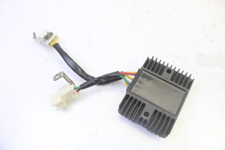 photo de REGULATEUR CHARGE PIAGGIO MP3 LT 300 (2010 - 2016) - Zoom état d’usage