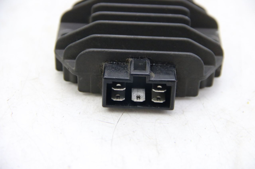 photo de REGULATEUR CHARGE PIAGGIO MP3 125 (2006 - 2014) - Détail de la pièce