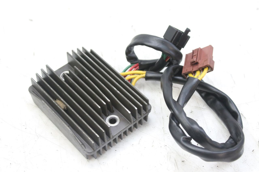 photo de RÉGULATEUR DE CHARGE PIAGGIO MP3 RL 250 (2006 - 2010) - Vue principale