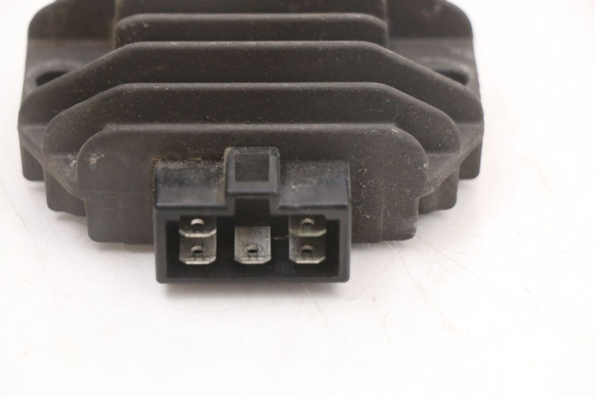 photo de REGULATEUR CHARGE PIAGGIO MP3 125 (2006 - 2014) - Détail de la pièce