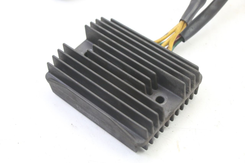 photo de REGULATEUR CHARGE PIAGGIO MP3 500 (2011 - 2015) - Détail de la pièce