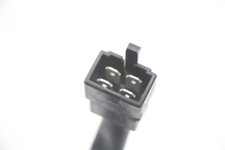 photo de REGULATEUR CHARGE PIAGGIO MP3 500 (2011 - 2015) - Points de fixation