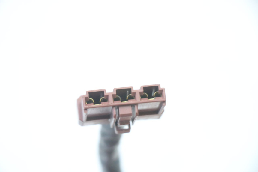 photo de RÉGULATEUR DE CHARGE PIAGGIO MP3 RL 250 (2006 - 2010) - Points de fixation