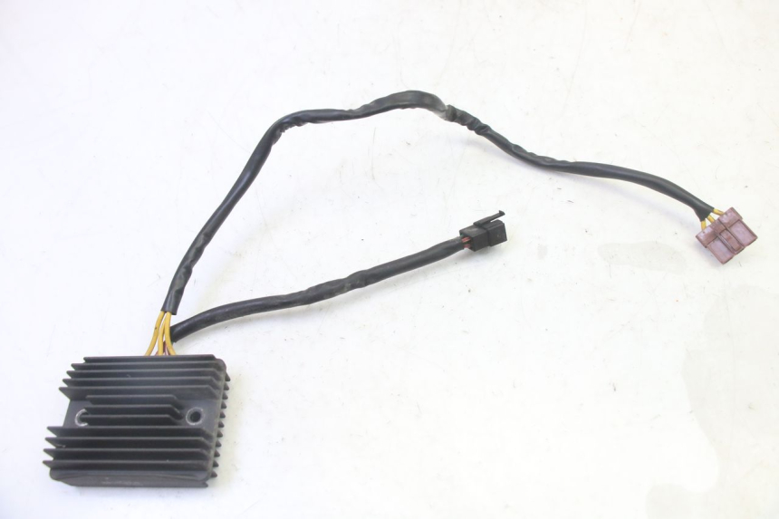 photo de REGULATEUR CHARGE PIAGGIO MP3 500 (2011 - 2015) - Vue principale