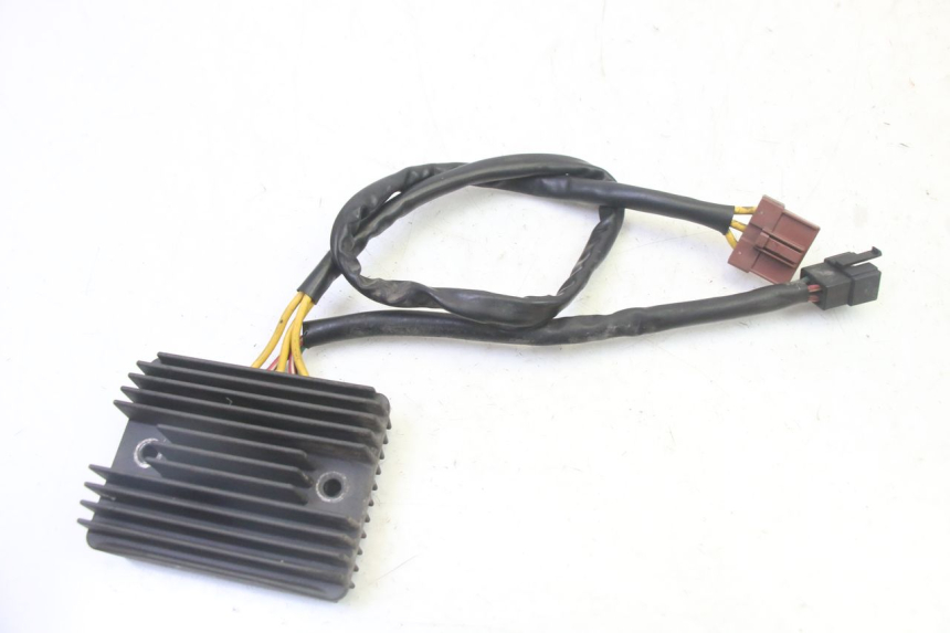 photo de REGULATEUR CHARGE PIAGGIO MP3 500 (2011 - 2015) - Détail de la pièce
