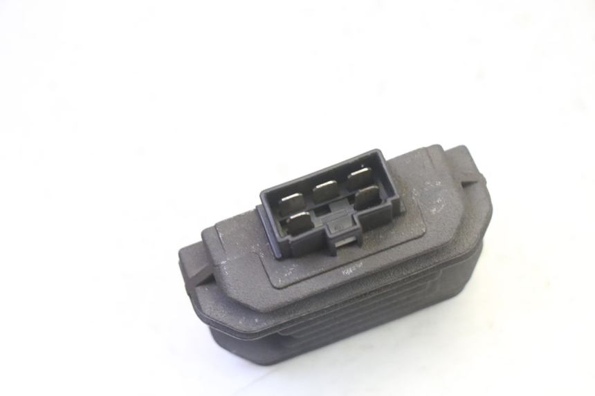 photo de REGULATEUR CHARGE PIAGGIO MP3 125 (2006 - 2014) - Zoom état d’usage