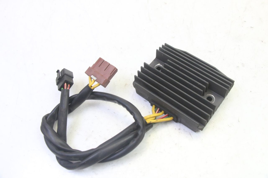 photo de RÉGULATEUR DE CHARGE PIAGGIO MP3 RL 250 (2006 - 2010) - Détail de la pièce