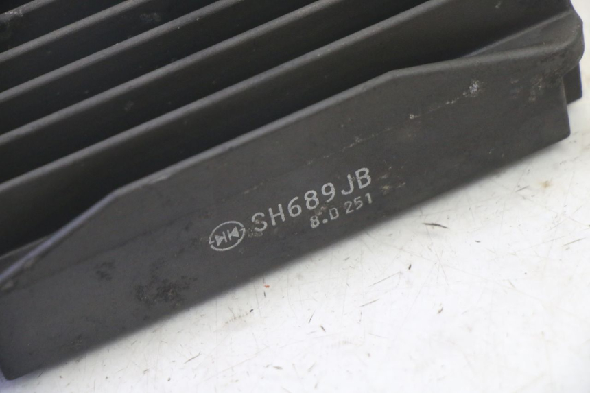 photo de RÉGULATEUR DE CHARGE PIAGGIO MP3 RL 250 (2006 - 2010) - Zoom état d’usage