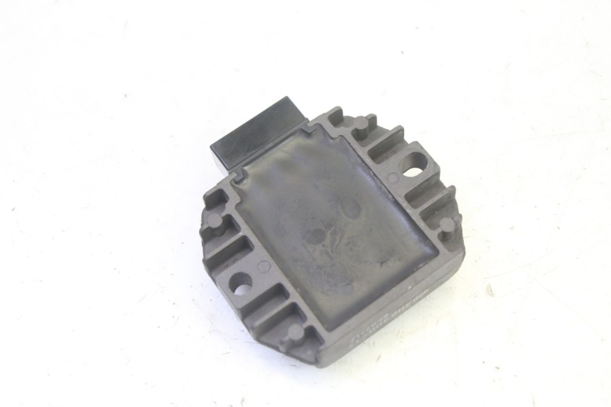 photo de REGULATEUR CHARGE PIAGGIO MP3 125 (2006 - 2014) - Zoom état d’usage