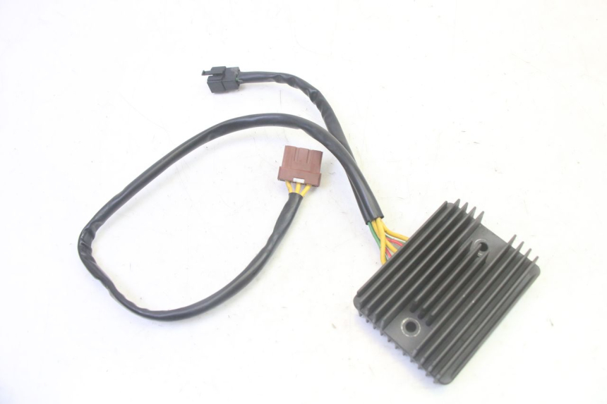 photo de RÉGULATEUR DE CHARGE PIAGGIO MP3 RL 250 (2006 - 2010) - Vue principale