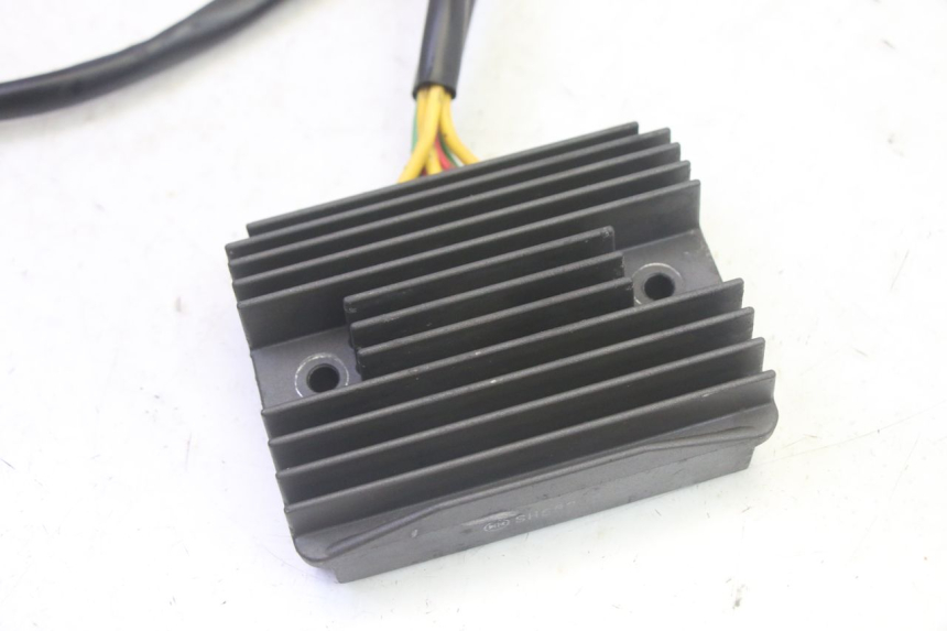 photo de RÉGULATEUR DE CHARGE PIAGGIO MP3 RL 250 (2006 - 2010) - Détail de la pièce