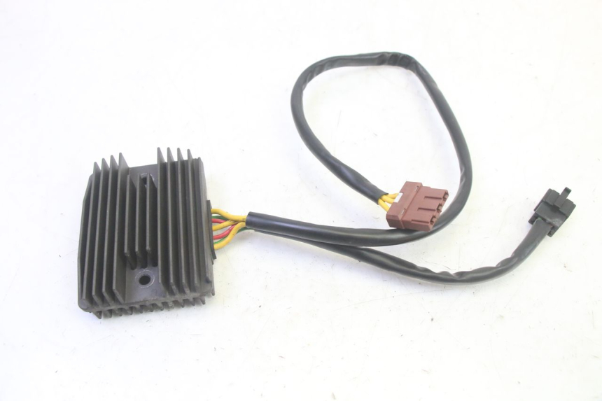 photo de RÉGULATEUR DE CHARGE PIAGGIO MP3 RL 250 (2006 - 2010) - Zoom état d’usage
