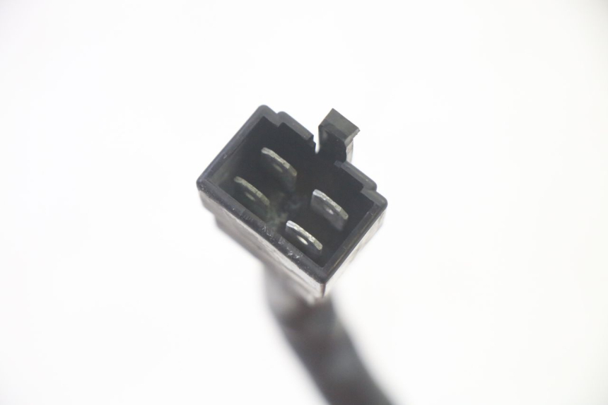 photo de RÉGULATEUR DE CHARGE PIAGGIO MP3 RL 250 (2006 - 2010) - Gros plan technique