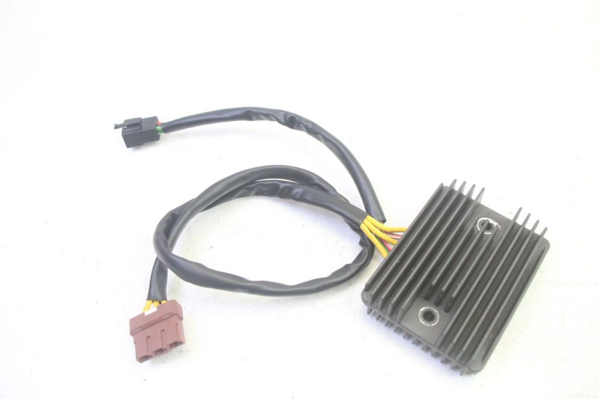 photo de RÉGULATEUR DE CHARGE PIAGGIO MP3 RL 250 (2006 - 2010) - Vue principale