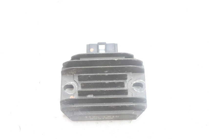photo de REGULATEUR CHARGE PIAGGIO MP3 125 (2006 - 2014) - Vue principale
