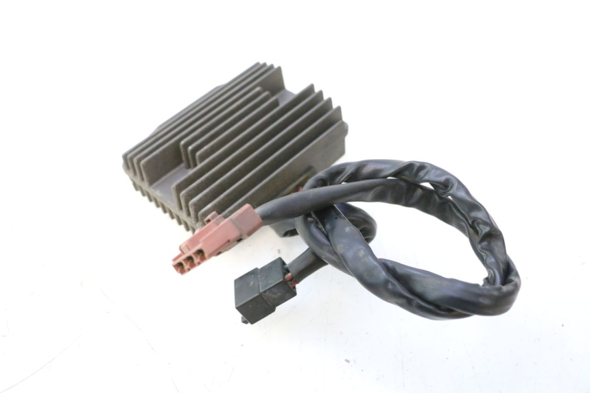 photo de REGULATEUR CHARGE PIAGGIO MP3 500 (2011 - 2015) - Détail de la pièce