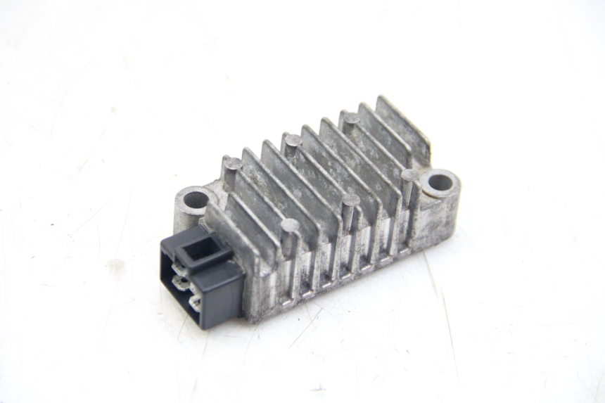 photo de REGULATEUR CHARGE YAMAHA MT ABS 125 (2014 - 2018) - Vue principale