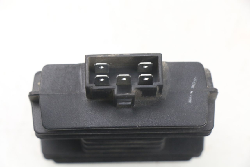 photo de REGULATEUR CHARGE MBK MW TRYPTIK 125 (2017 - 2022) - Autre angle de vue