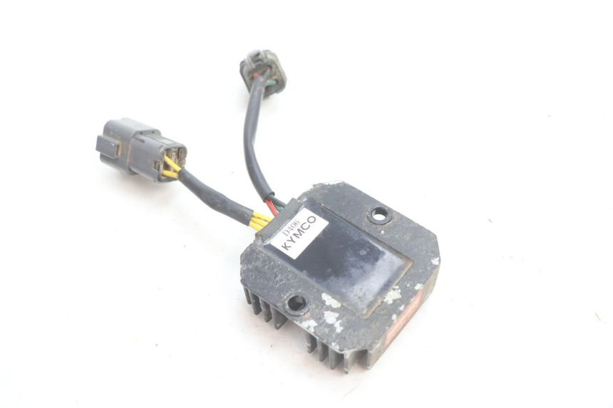 photo de REGULATEUR CHARGE KYMCO MXU R 250 (2004 - 2010) - Gros plan technique
