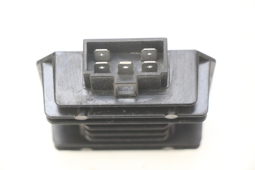 photo de REGULATEUR CHARGE YAMAHA N-MAX NMAX 125 (2017 - 2020) - Détail de la pièce
