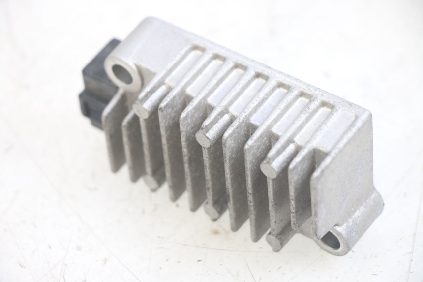 photo de REGULATEUR CHARGE YAMAHA NEOS NEO'S 4T 50 (2008 - 2016) - Détail de la pièce