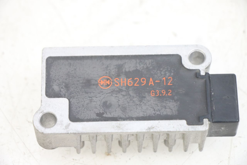 photo de REGULATEUR CHARGE YAMAHA NEOS NEO'S 4T 50 (2008 - 2016) - Autre angle de vue
