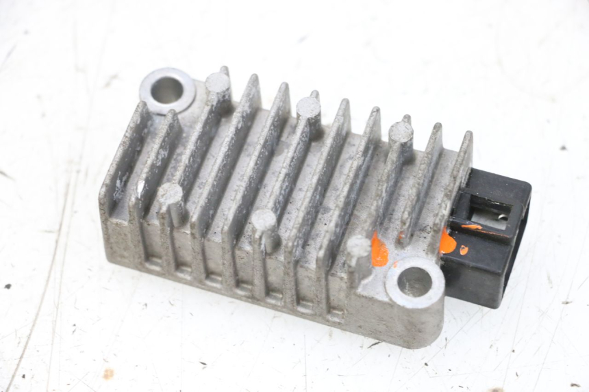 photo de REGULATEUR CHARGE YAMAHA NEOS NEO'S 4T 50 (2008 - 2016) - Autre angle de vue