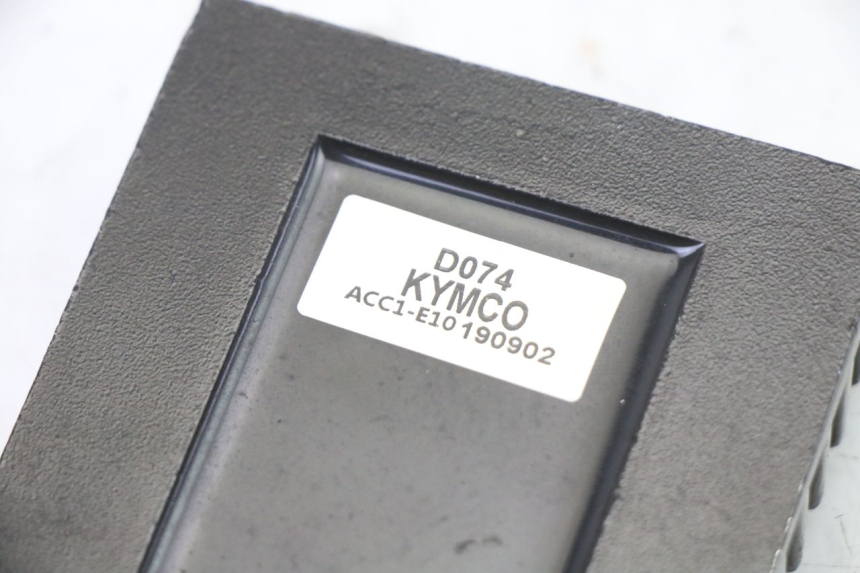 photo de REGULATEUR CHARGE KYMCO LIKE 4T 50 (2019 - 2025) - Autre angle de vue