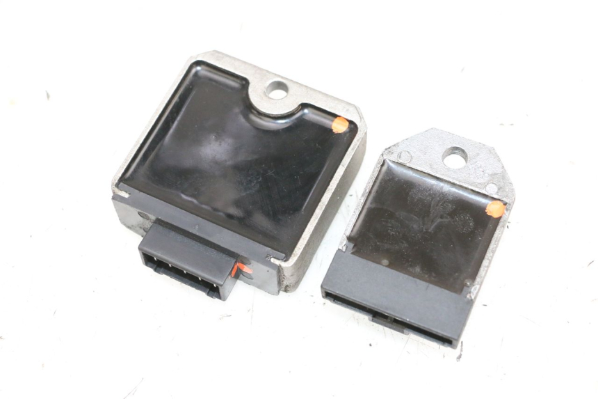 photo de REGULATEUR CHARGE PIAGGIO NEW TYPHOON 50 (2018 - 2021) - Vue d’ensemble