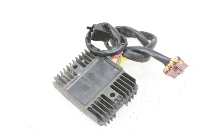 photo de RÉGULATEUR DE CHARGE GILERA NEXUS 125 (2009 - 2013) - Points de fixation