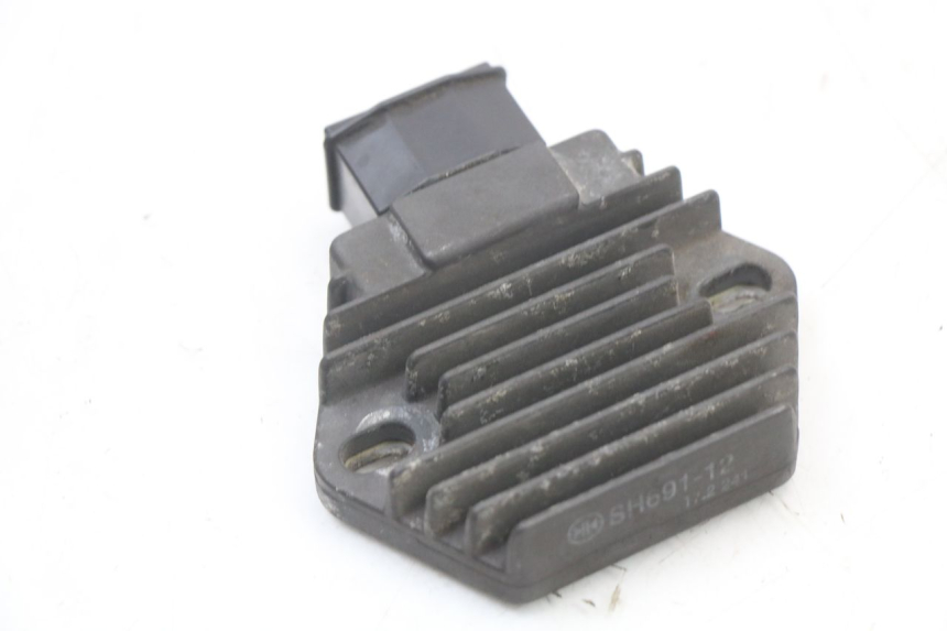 photo de REGULATEUR CHARGE HONDA NTV DEAUVILLE 650 (1998 - 2001) - Détail de la pièce