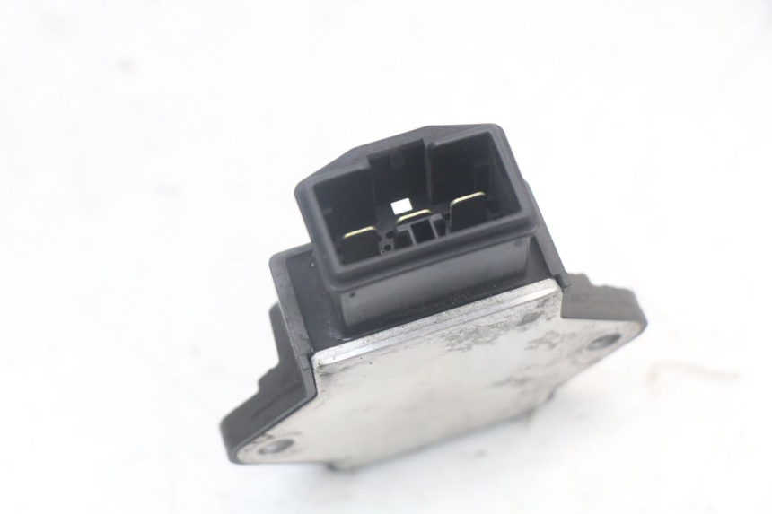 photo de REGULATEUR CHARGE HONDA NTV DEAUVILLE 650 (1998 - 2001) - Zoom état d’usage