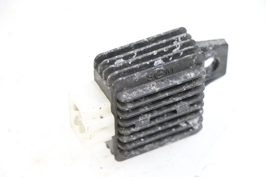 photo de REGULATEUR CHARGE JM MOTORS OLDIES GT 4T 50 (2018 - 2025) - Zoom état d’usage